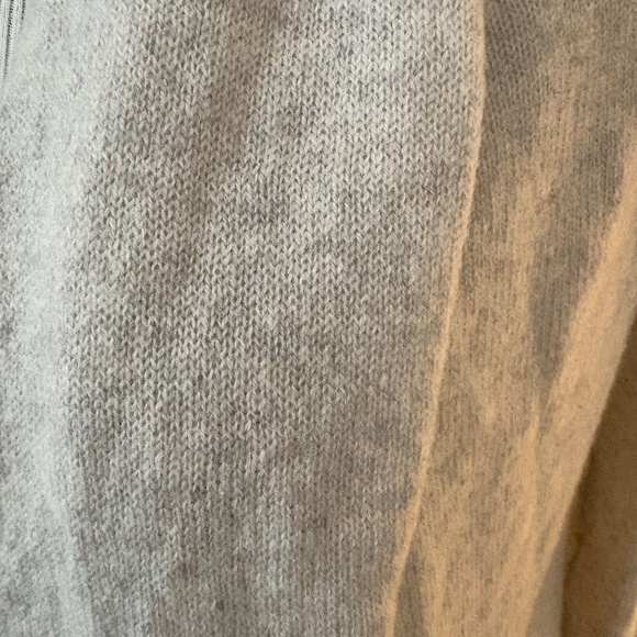 CLUB MONACO FOG-GRAY 100% CASHMERE OVERSIZED CARDIGAN – QUIET LUXURY ESSENTIAL- - Picture 2 of 7